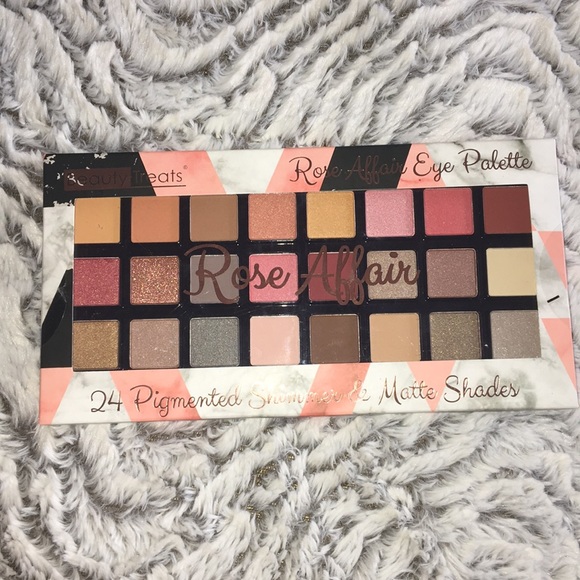 •Rose Affairs Eye Palette• - Picture 1 of 3